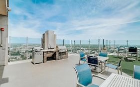 Frontdesk Uptown Apts With City Views Charlotte
